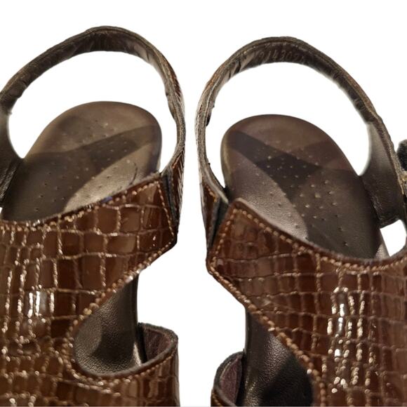 SAS Suntimer Leather Heels Strap Sandals Tri-Pad Comfort Brown Crocs 7.5 Medium - Picture 13 of 14